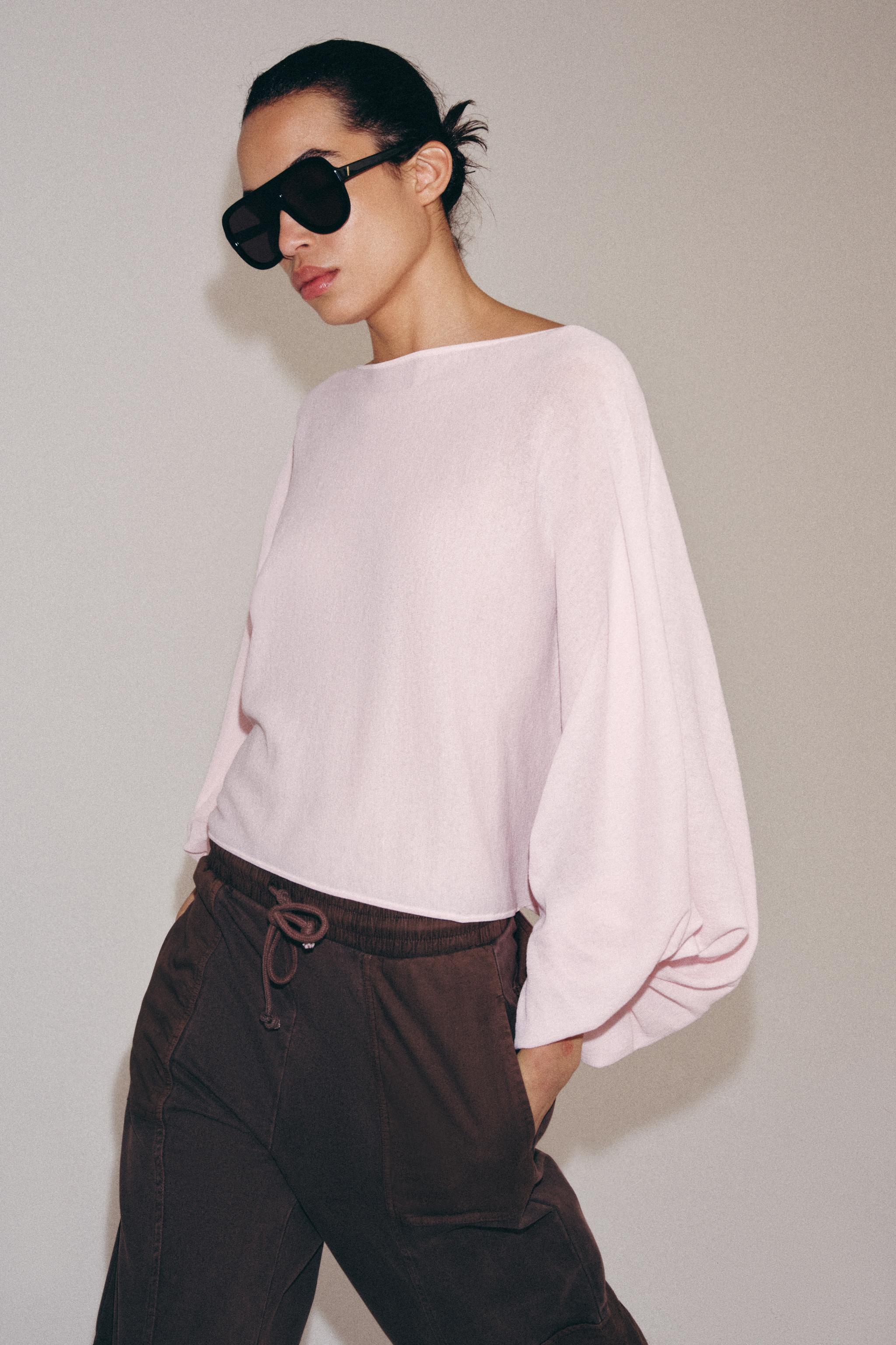TOP EN MAILLE ET MANCHES AMPLES